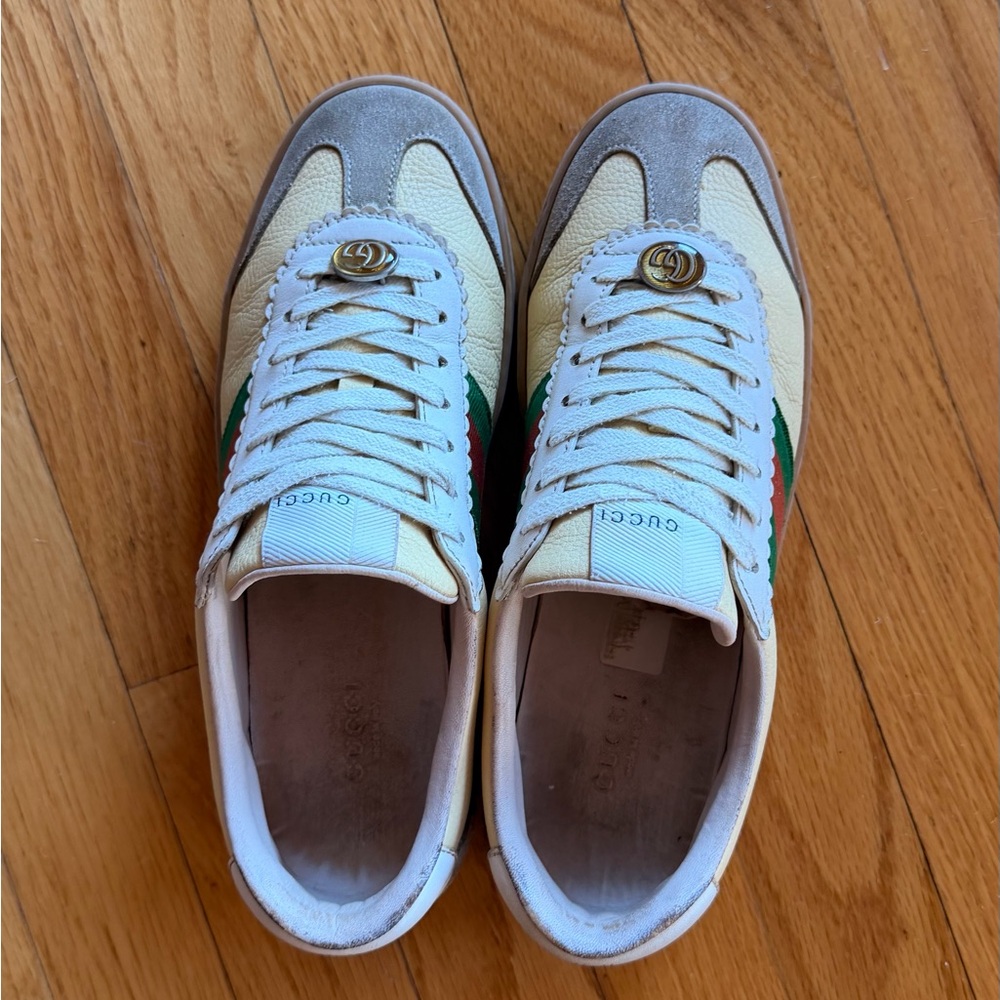 GUCCI - Cream and Green Stripe Sneakers - Picture 5 of 12